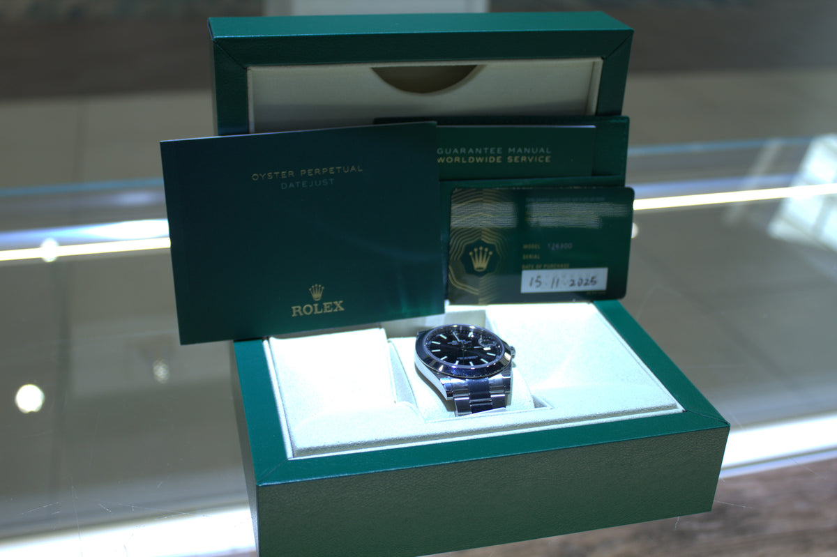 Rolex Datejust 41 | Black Dial | Smooth Bezel | Oyster Bracelet 2025