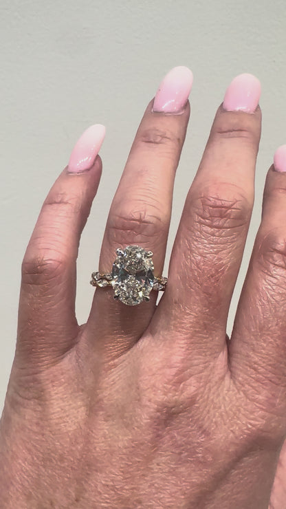 The Alaina ✨ 7.62 Carat Oval Lab Diamond Wedding Set